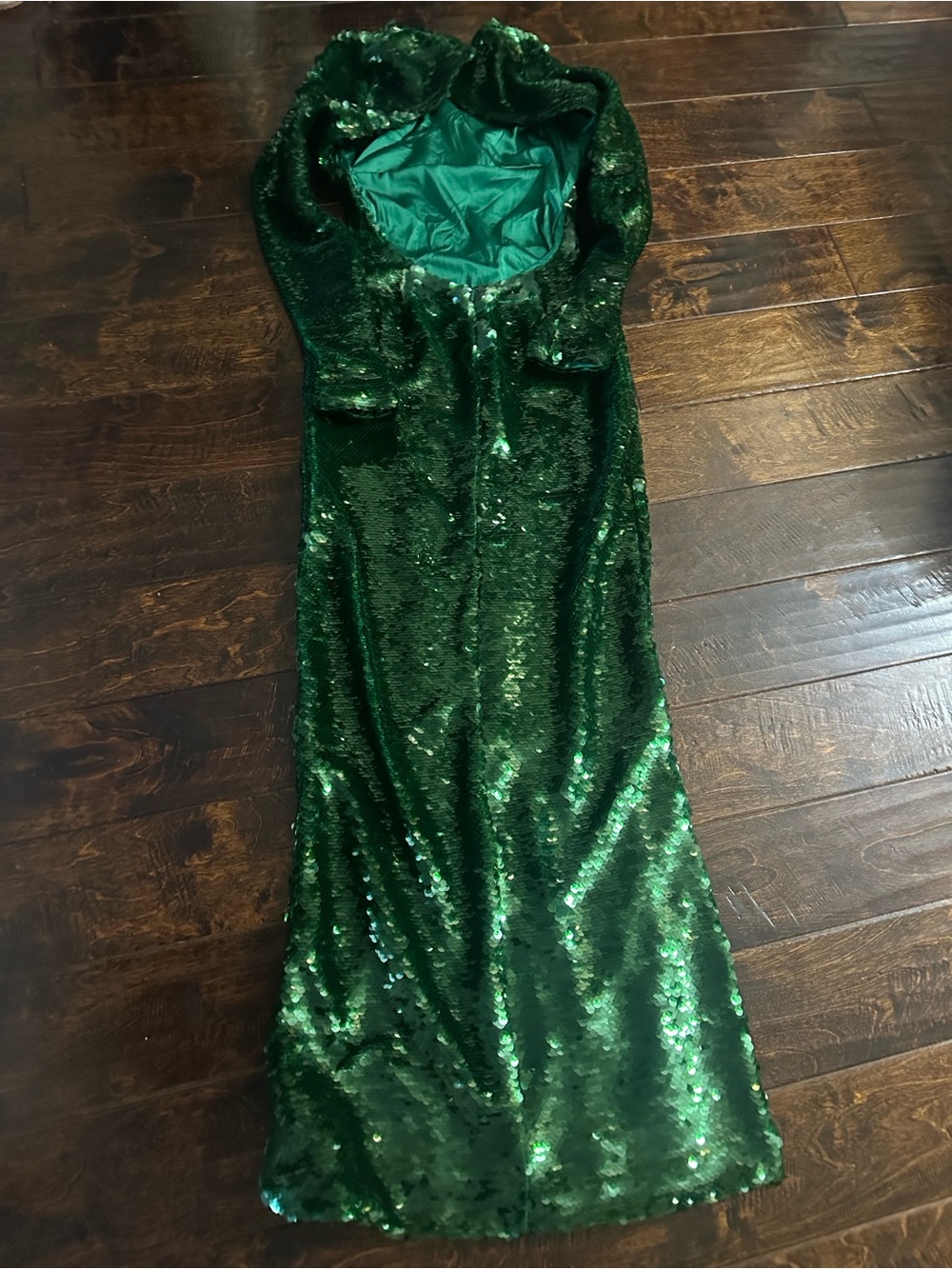 House of CB Emerald Green Sequin Open-Back Maxi Dress - Picture 3 of 8